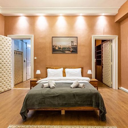 Historical Flat With A Lovely Sea View In Beyoglu Istanbul Exterior photo