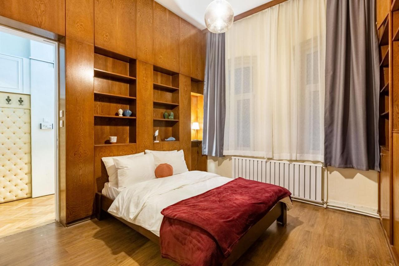 Historical Flat With A Lovely Sea View In Beyoglu Istanbul Exterior photo