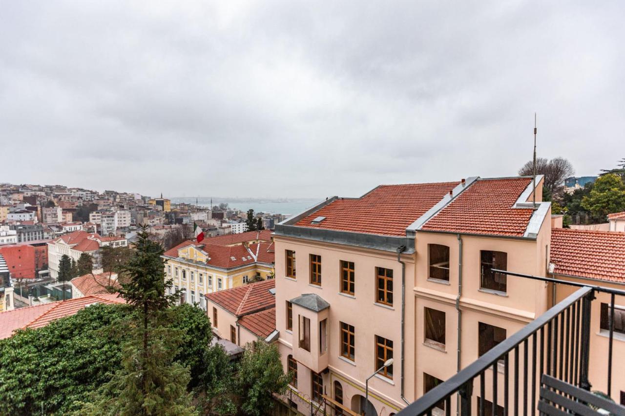 Historical Flat With A Lovely Sea View In Beyoglu Istanbul Exterior photo
