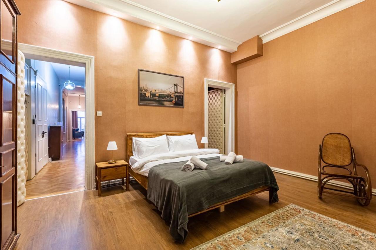 Historical Flat With A Lovely Sea View In Beyoglu Istanbul Exterior photo