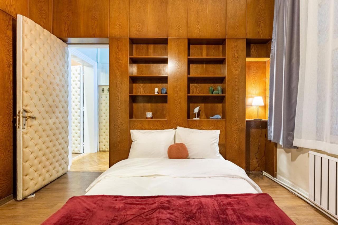 Historical Flat With A Lovely Sea View In Beyoglu Istanbul Exterior photo